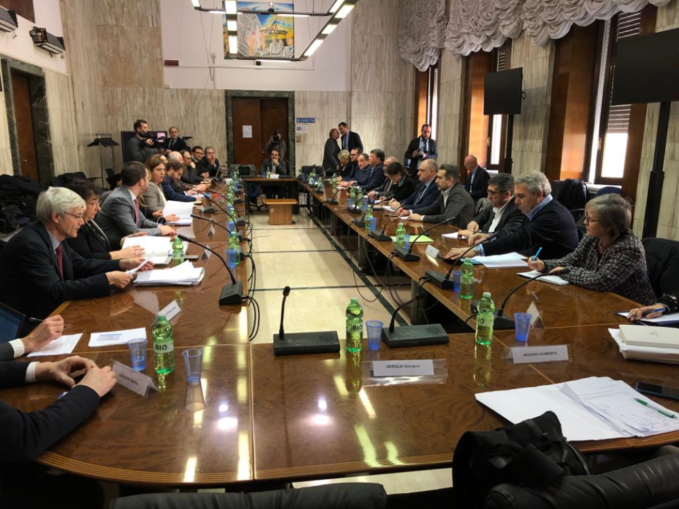 Confronto Governo-sindacati: la proposta di una pensione di garanzia per i giovani
